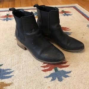 Gap women's black ankle boots size 8